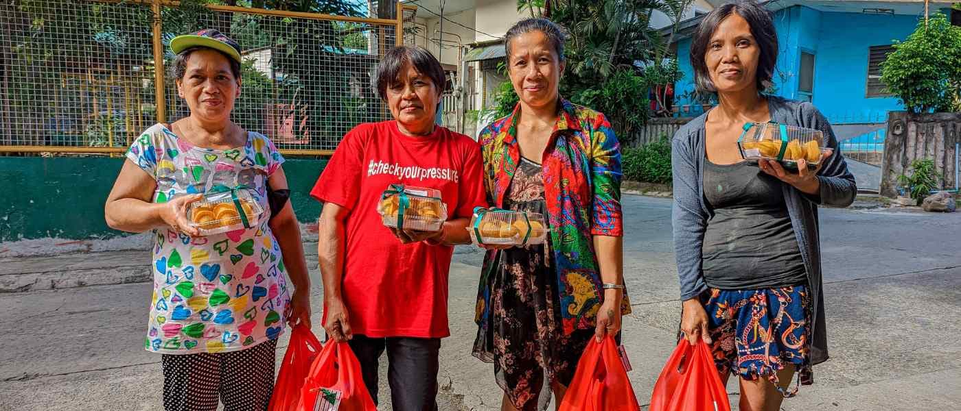 Christmas in the Philippines: <br>Gift-Giving with Gecko Routes